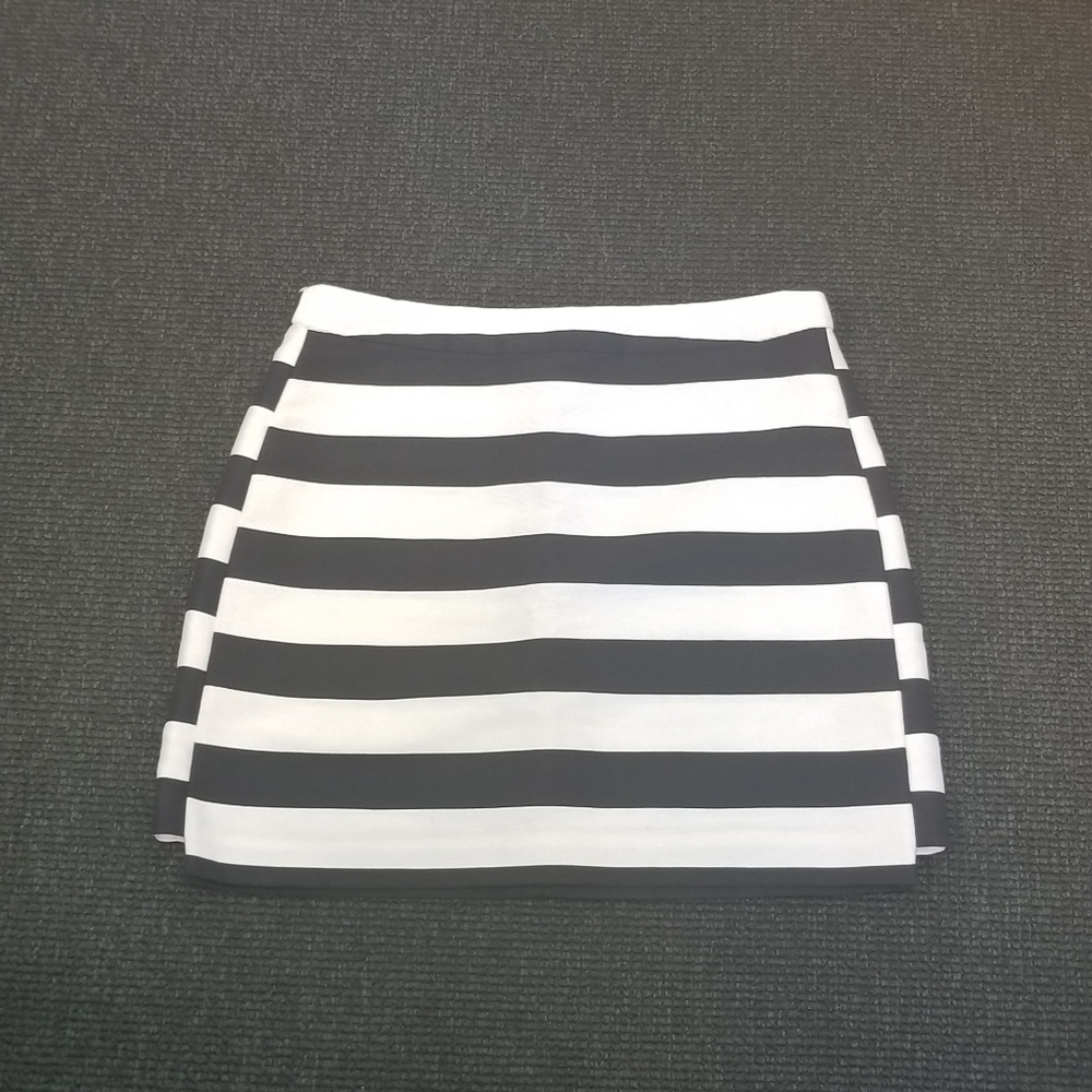 SOLD Topshop striped mini skirt - Picture 3 of 5